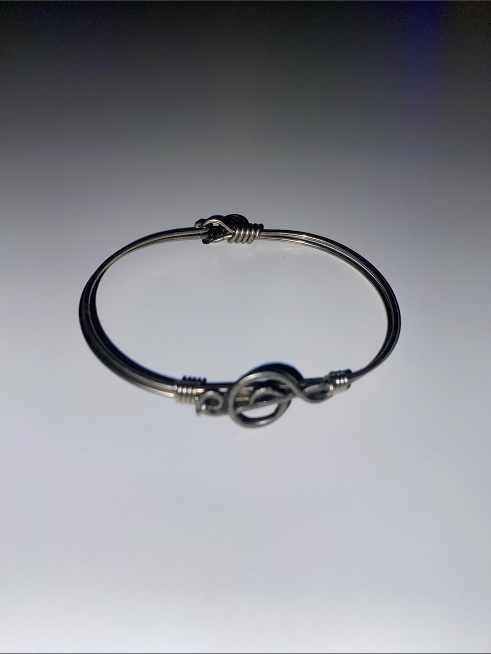 Silver Treble Clef Wire Bangle Bracelet